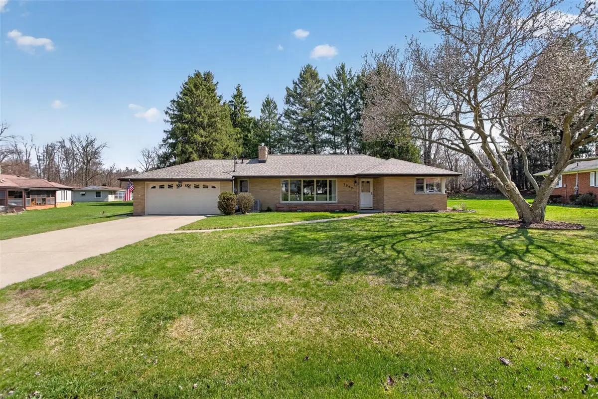 1097 Westfield, Jackson, MI 49203 - #1