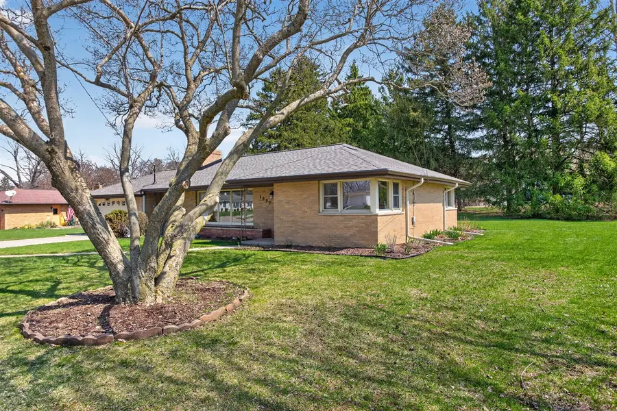 1097 Westfield, Jackson, MI 49203 - #3