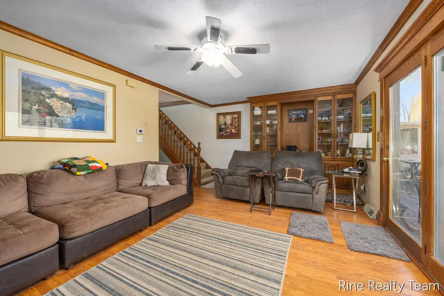 1555 Knapp, Grand Rapids, MI 49505 - #2