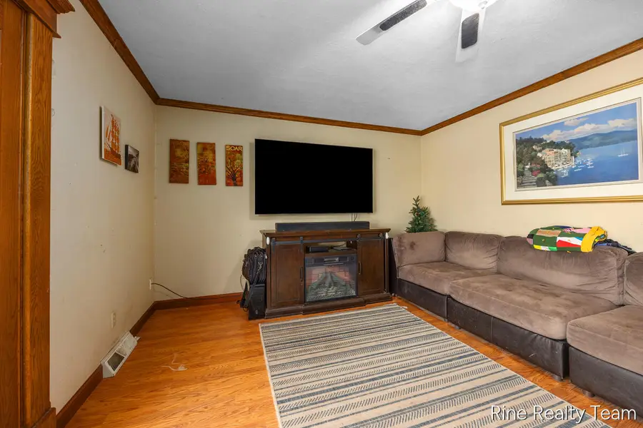 1555 Knapp, Grand Rapids, MI 49505 - #3