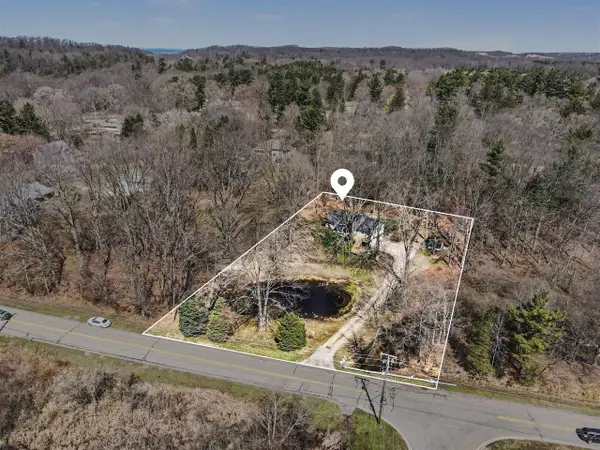 6605 North, Saugatuck, MI 49453