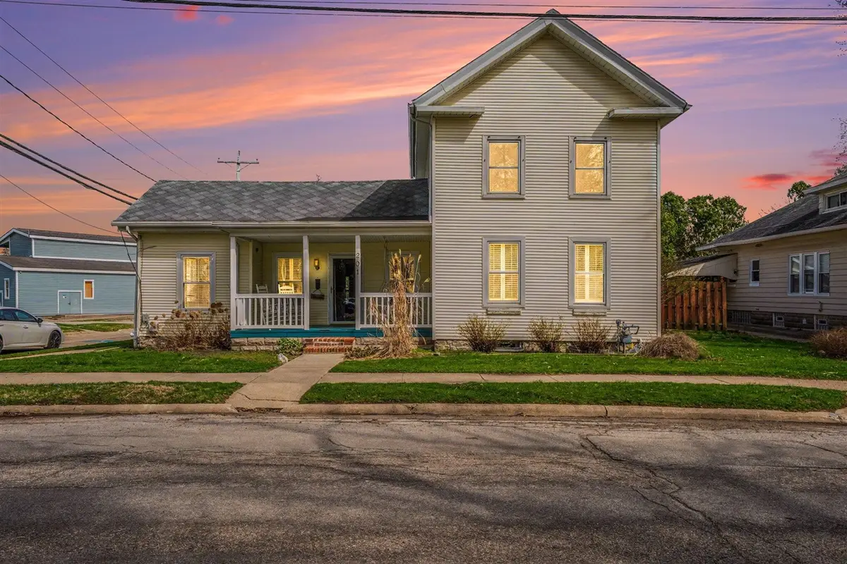 201 S Oak, Buchanan, MI 49107 - #1