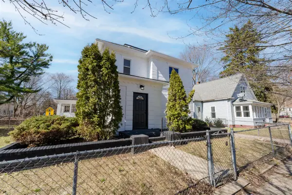 758 Pearl, Benton Harbor, MI 49022