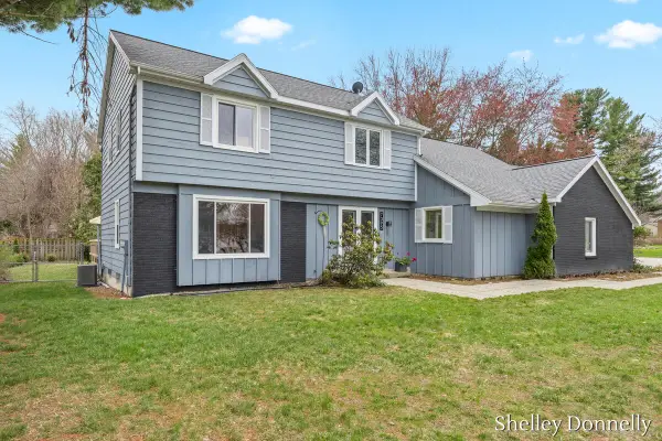 7395 Cascade, Grand Rapids, MI 49546