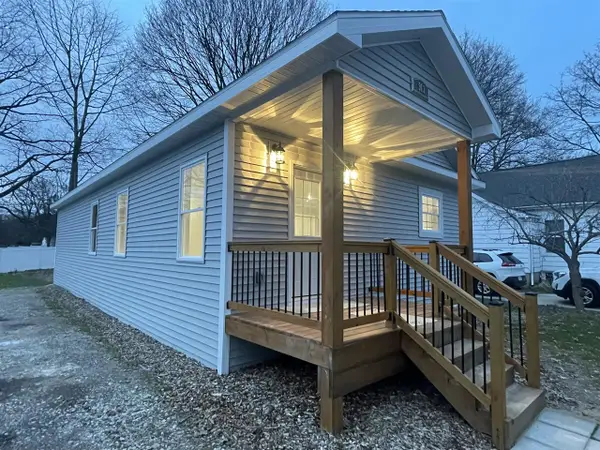 913 Pine, Alma, MI 48801