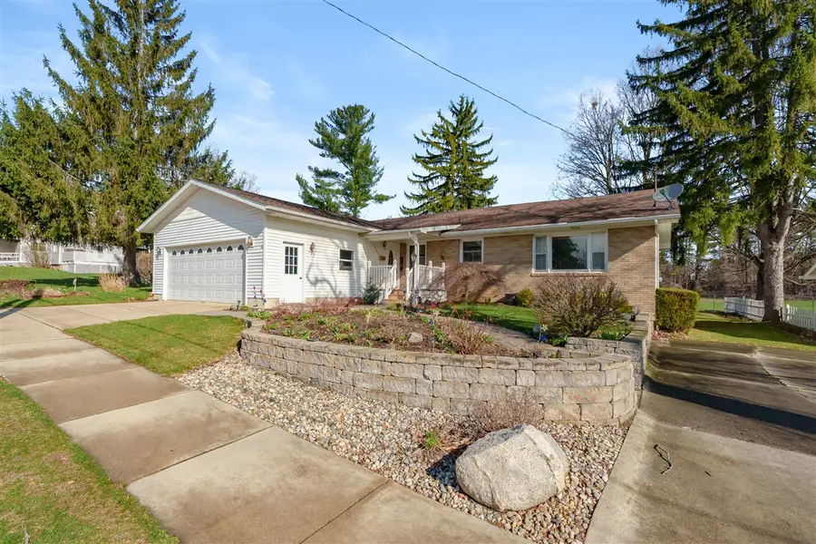 1307 4th, Lake Odessa, MI 48849 - #3