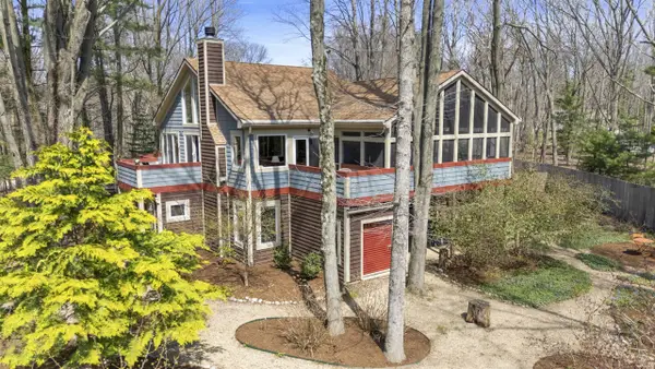 13791 Peach, Harbert, MI 49128