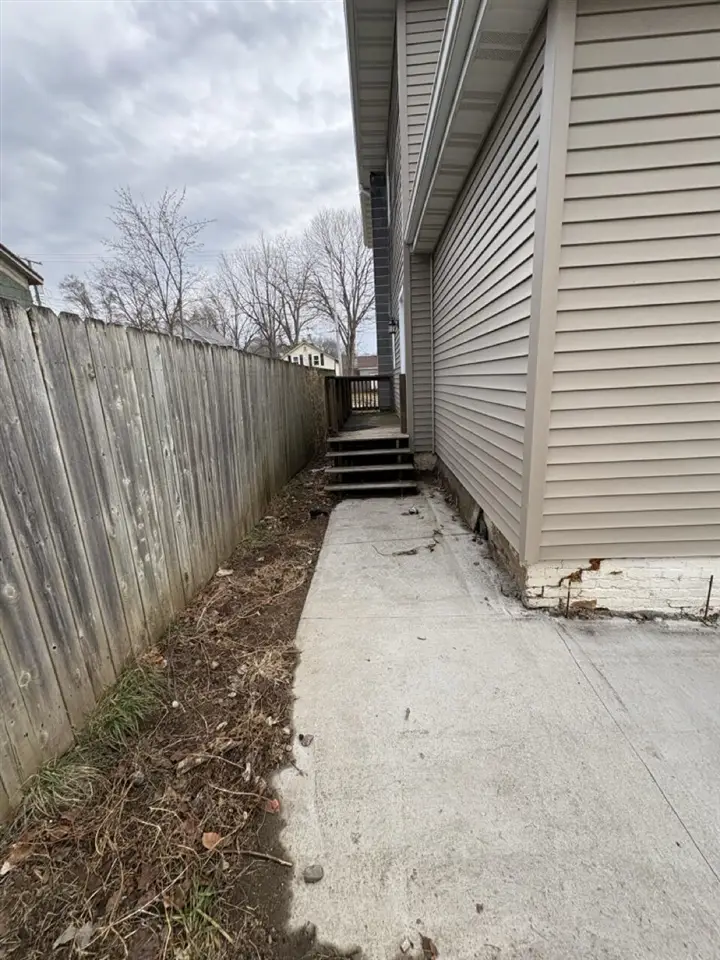 258 E Adams, Ionia, MI 48846 - #2