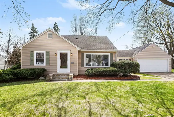 2202 Paddington, Kalamazoo, MI 49001