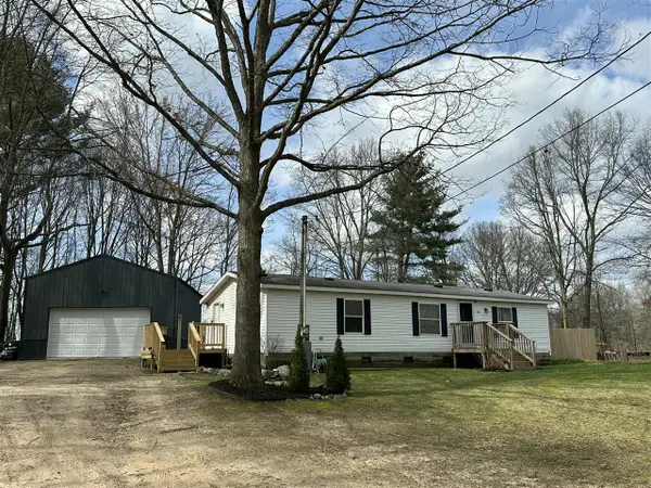261 W Mustang Moon, Grant, MI 49327