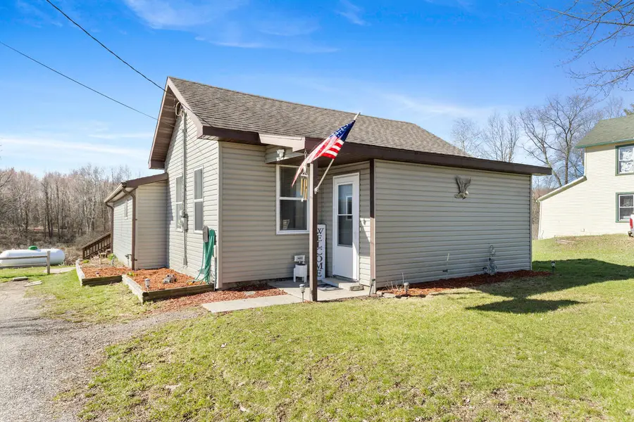 517 W Fenwick, Fenwick, MI 48834 - #3