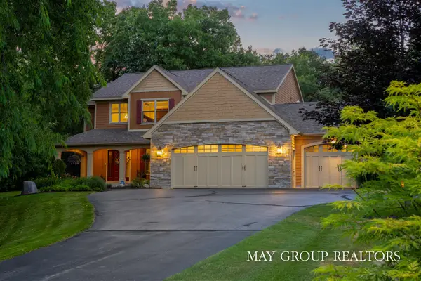 5254 Canyon River, Ada, MI 49301