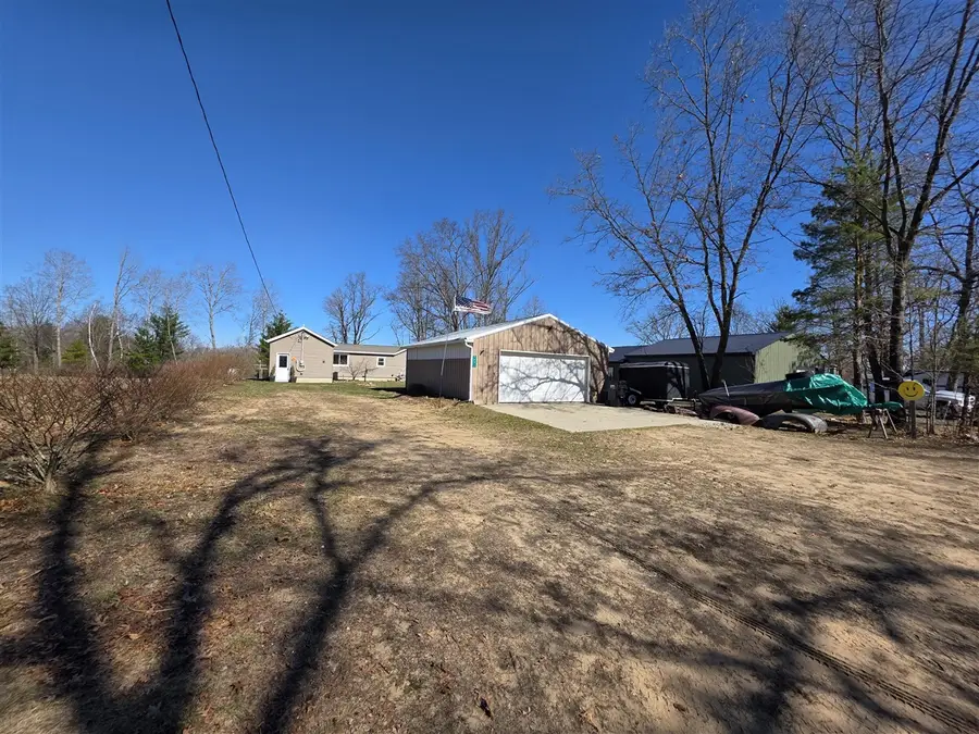 1471 E Beechwood, Everett, MI 49349 - #3