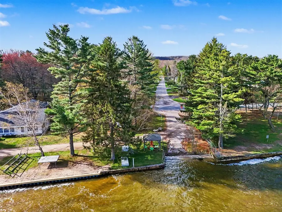 732 N 22nd, Mears, MI 49436 - #3