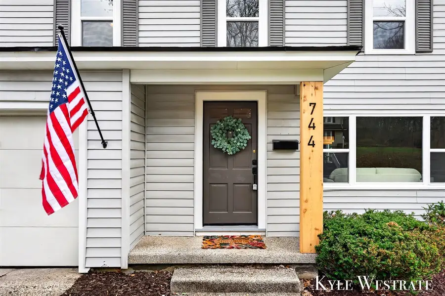 744 Grand, Grand Rapids, MI 49503 - #3