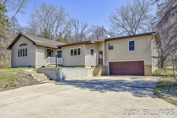 1501 68th, Fennville, MI 49408