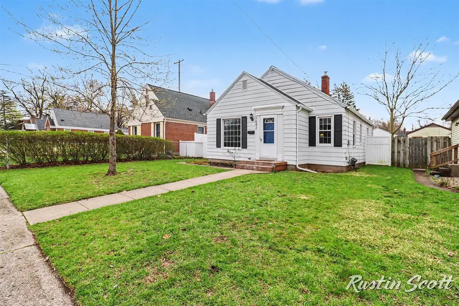 1042 Hazen, Grand Rapids, MI 49507 - #3