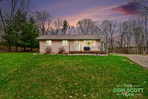 2589 Rector, Rockford, MI 49341