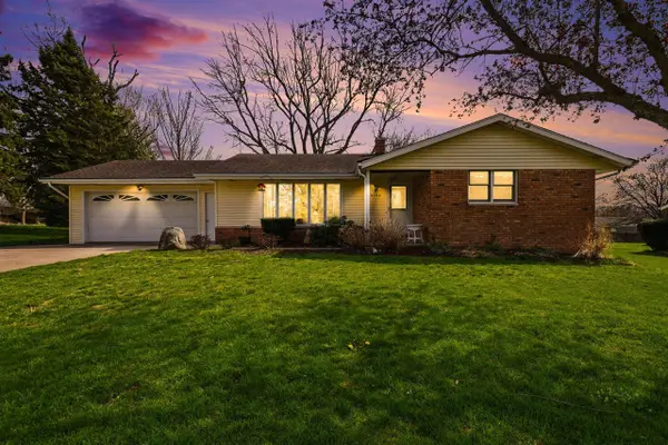 6158 Sandy Hill, Eau Claire, MI 49111