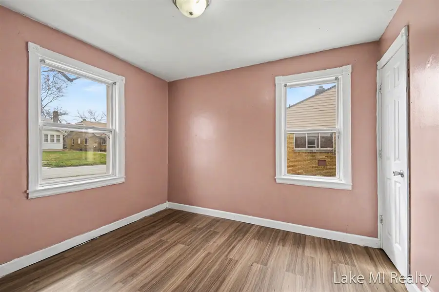 905 Dickinson, Grand Rapids, MI 49507 - #2
