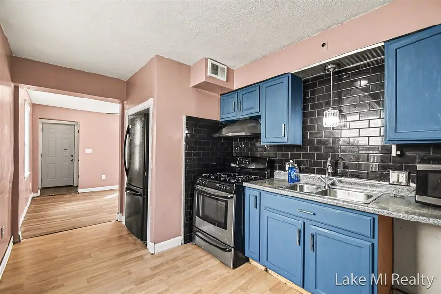 905 Dickinson, Grand Rapids, MI 49507 - #3