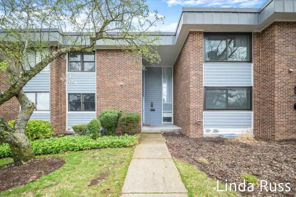 2440 E Collier, Grand Rapids, MI 49546