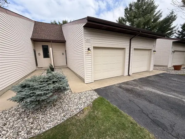 2713 Stonebluff, Wyoming, MI 49519