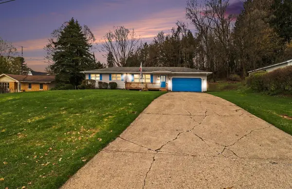 2739 Hillcrest, New Era, MI 49446