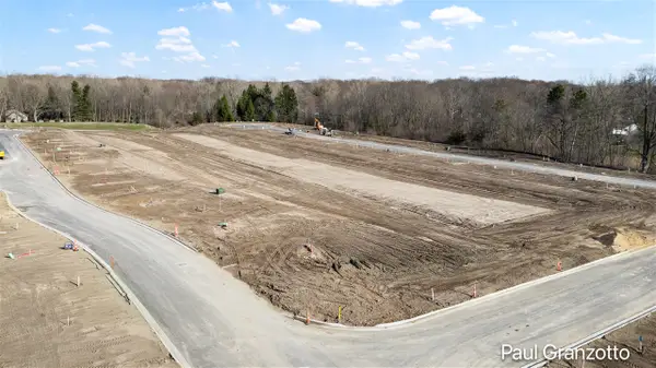 3026 Arbor Creek, Kentwood, MI 49512