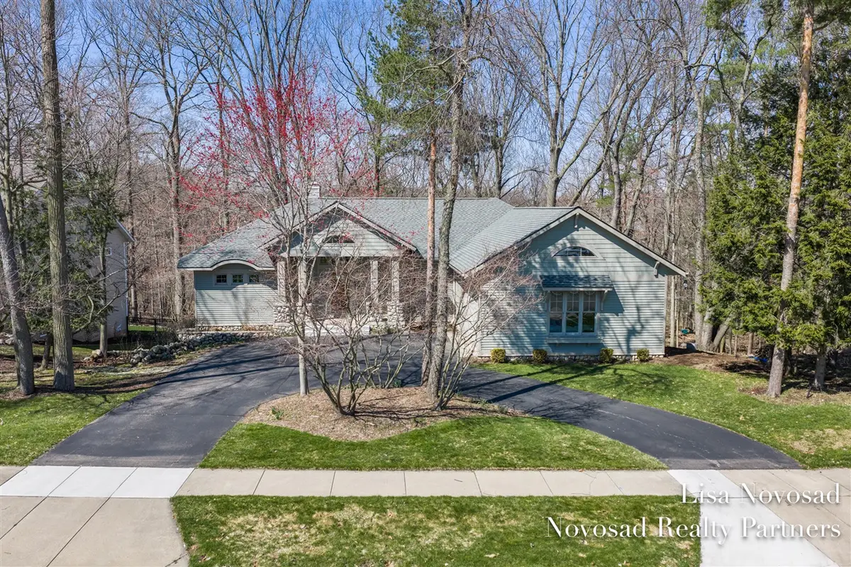 2301 Longmeadow, Grand Rapids, MI 49504 - #1