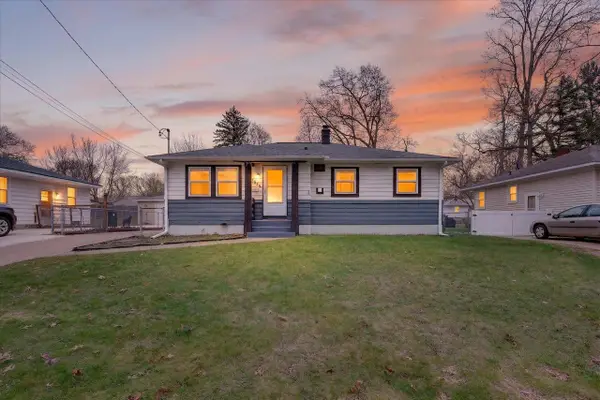 3834 Wyoming, Wyoming, MI 49519