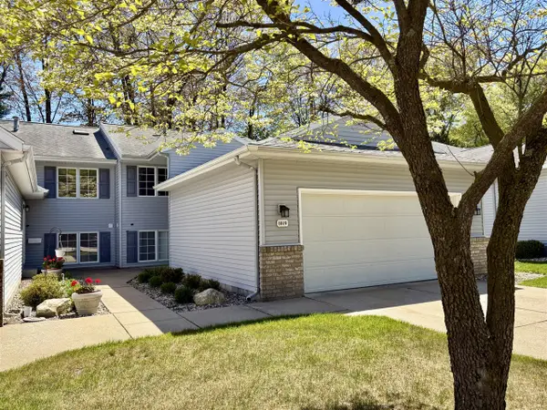 1019 Hidden Creek #17, Norton Shores, MI 49441