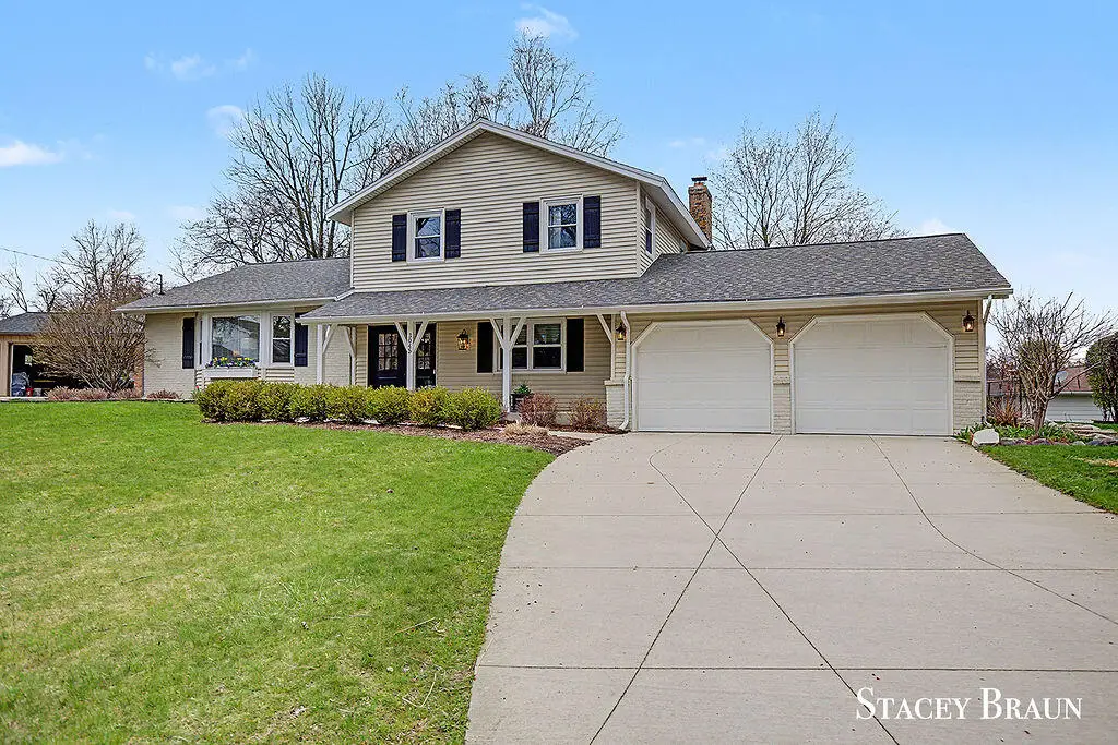 3045 Meadow Way, Grand Rapids, MI 49546 - #1