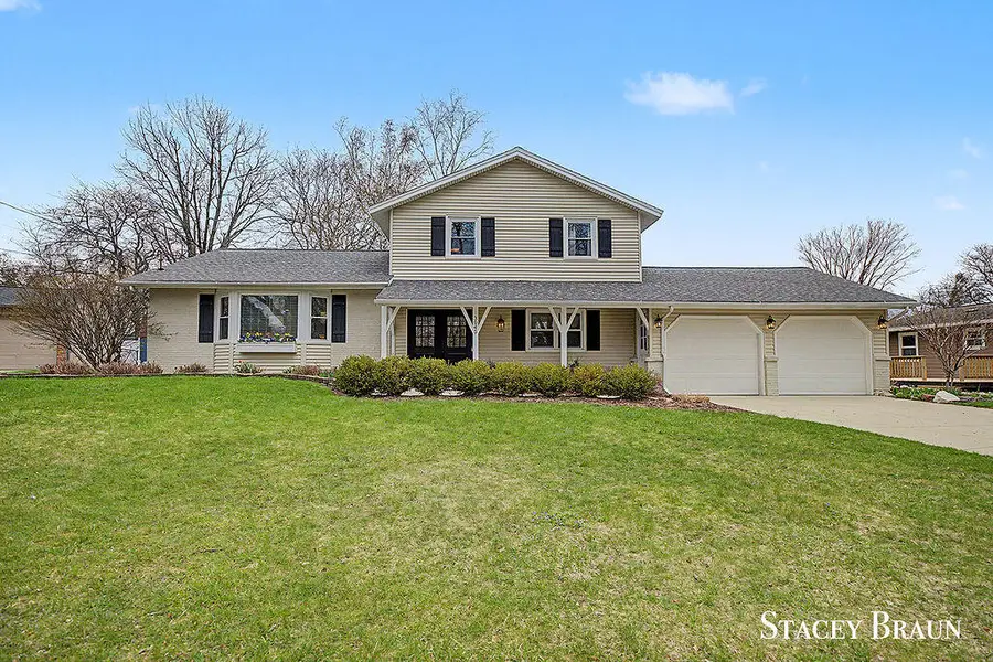 3045 Meadow Way, Grand Rapids, MI 49546 - #2