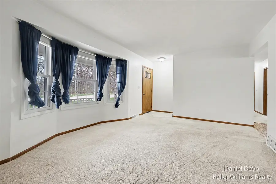 8825 Cottonwood, Jenison, MI 49428 - #3