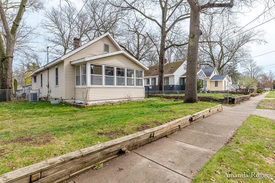 255 Holly, Wyoming, MI 49548 - #2