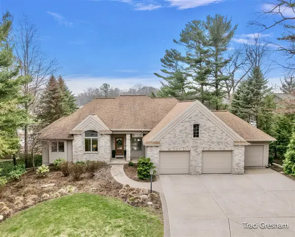 15462 Oak Point, Spring Lake, MI 49456