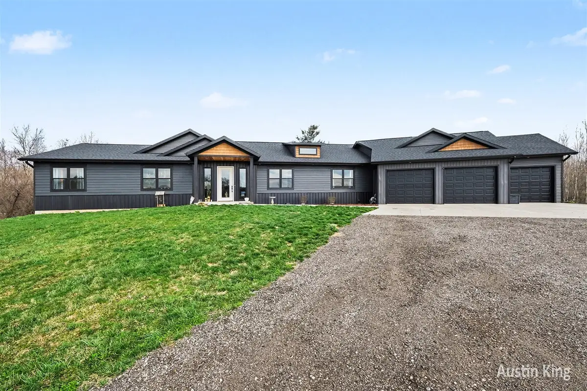 2206 N West County Line, Sand Lake, MI 49343 - #1