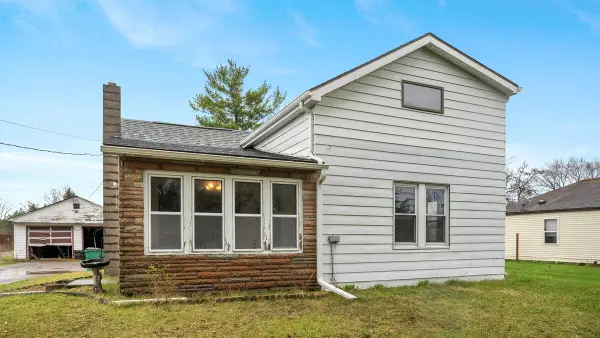 4805 3 Mile, Bay City, MI 48706