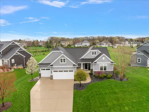 5734 Stonebridge, Grandville, MI 49418
