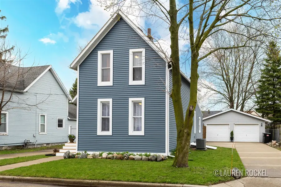 2034 Roos, Wyoming, MI 49509 - #2