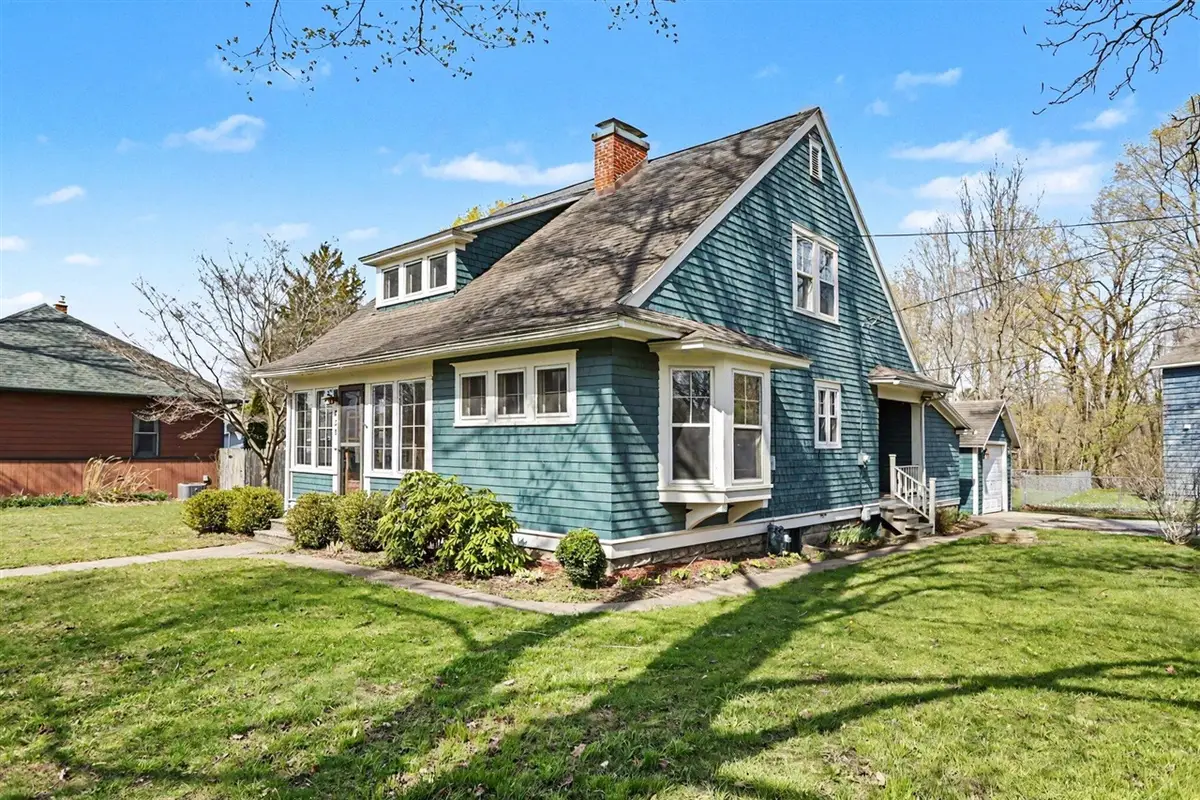 225 Sutherland, Watervliet, MI 49098 - #1