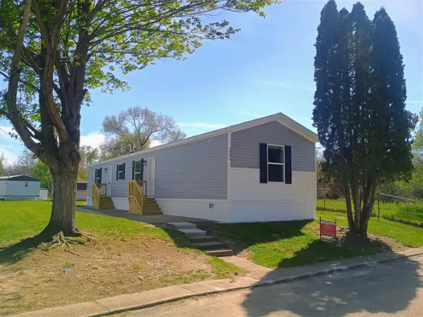 1206 Carl, Plainwell, MI 49080