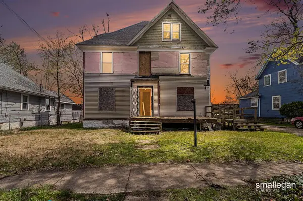 821 Clarence, Kalamazoo, MI 49001