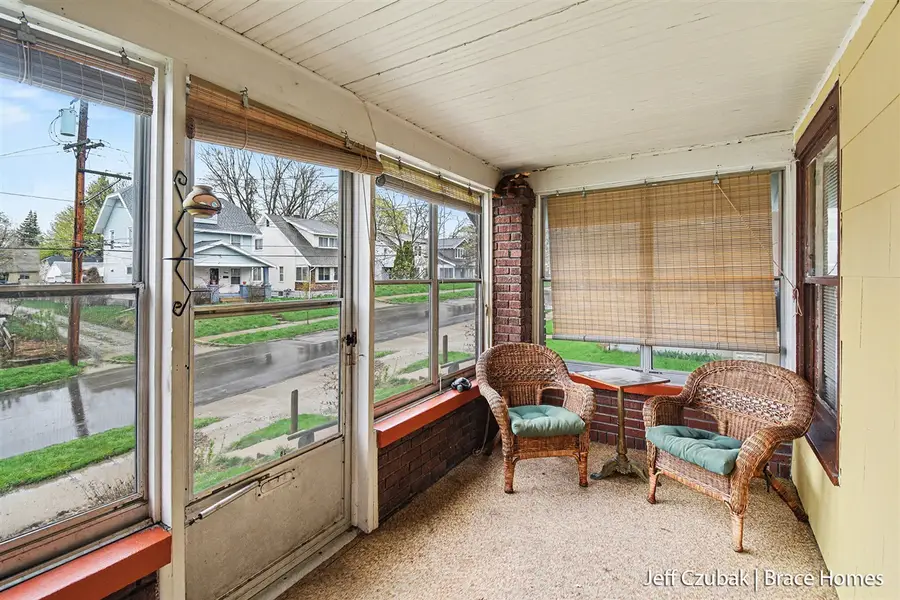 26 Burr Oak, Grand Rapids, MI 49505 - #3