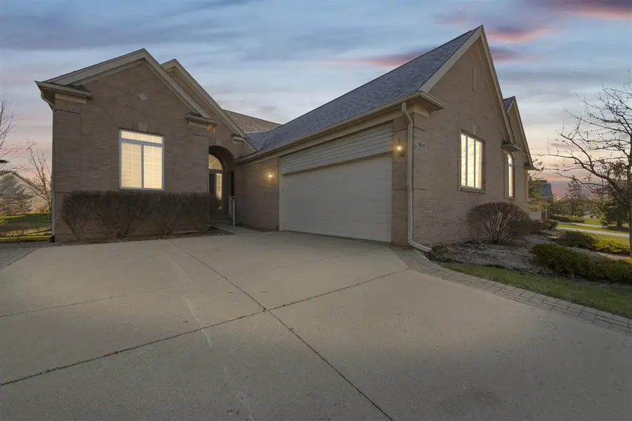 16810 Carriage, Northville, MI 48168 - #2