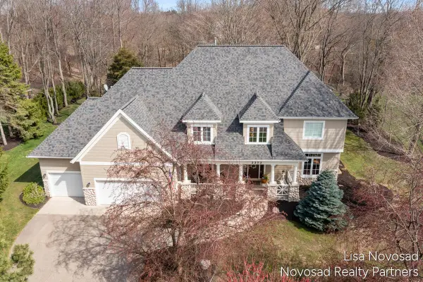 2272 Cascade Lakes, Grand Rapids, MI 49546