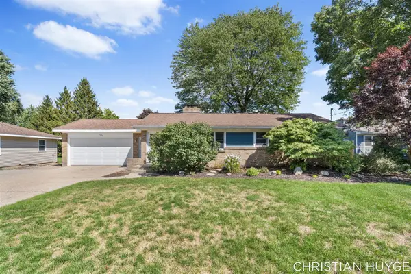 7126 Willard, Grand Rapids, MI 49548