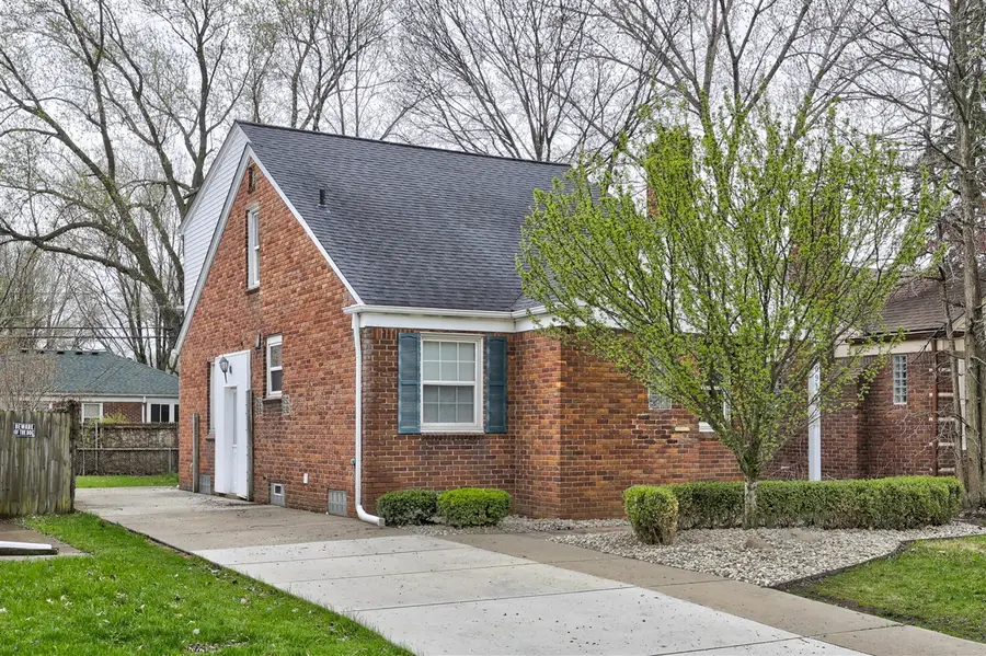 20916 Vernier, Harper Woods, MI 48225 - #3