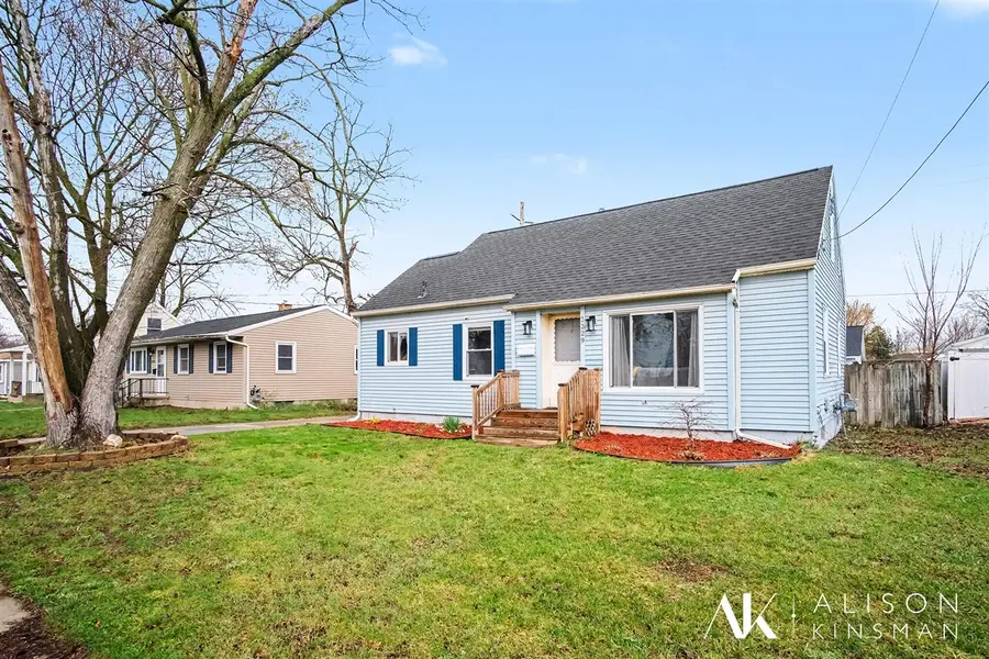 2329 Golden, Wyoming, MI 49519 - #2